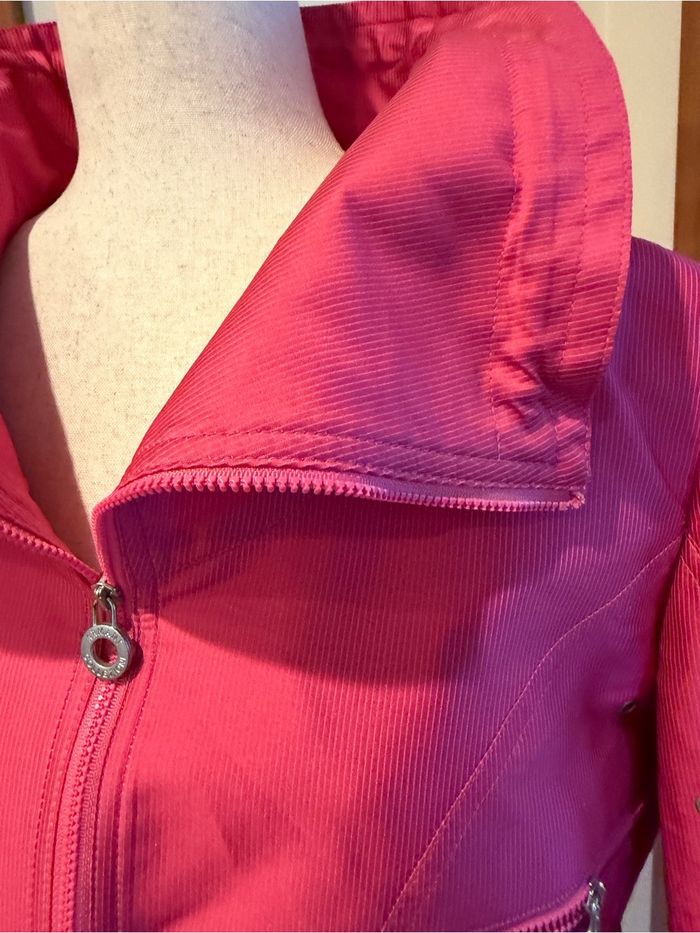 Vintage Armani Collezioni Hot Pink Hooded Zip-Front Jacket - Picture 2 of 10